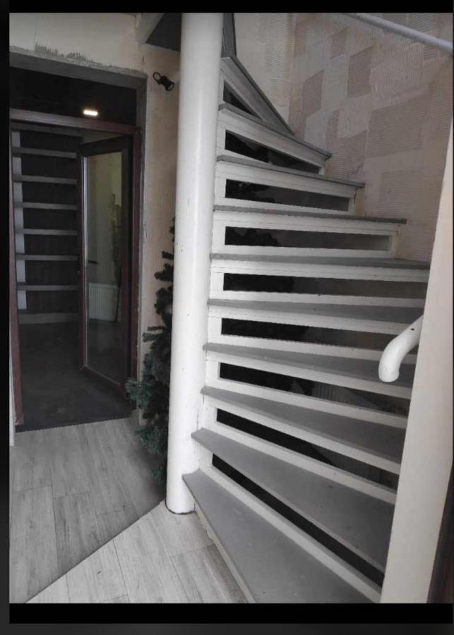 דירות גודאורי Mountain Dream House מראה חיצוני תמונה