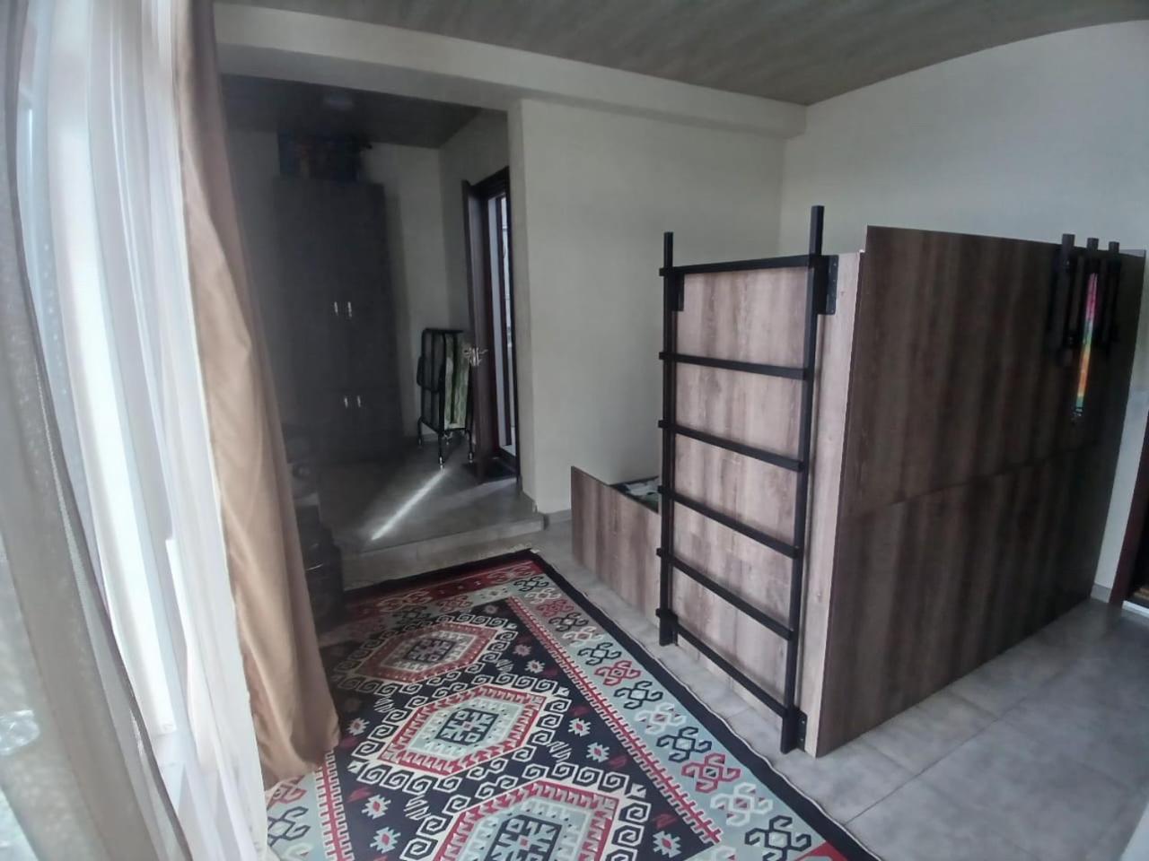 דירות גודאורי Mountain Dream House מראה חיצוני תמונה